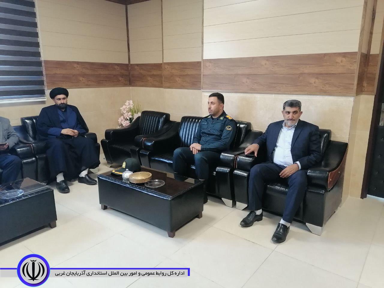 دیدار فرمانده انتظامی شهرستان سردشت با فرماندار میرآباد