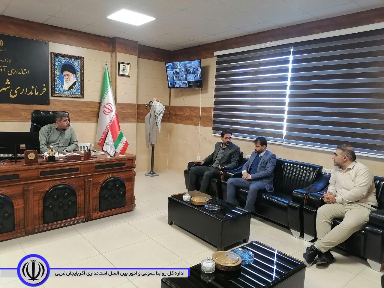 دیدار و نشست فرماندار میرآباد با بخشدار مرکزی و رئیس بنیاد مسکن شهرستان