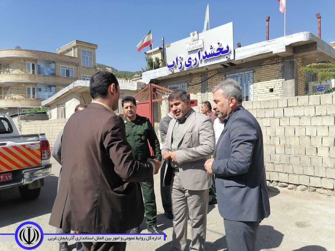 حضور فرماندار میرآباد در روستای واوان و بازدید از بخشداری زاب