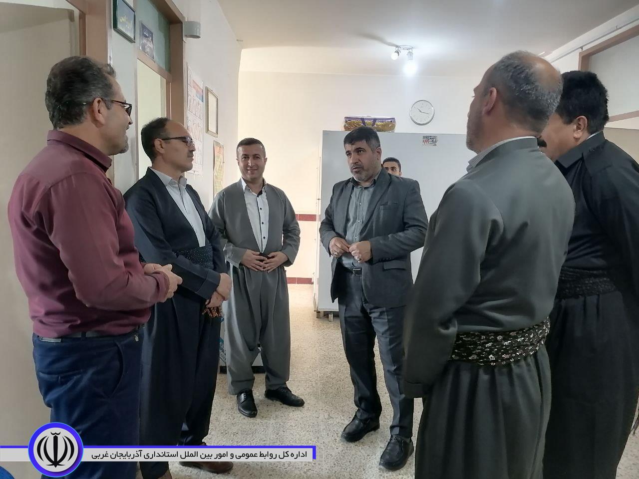 بازدید سرزده فرماندار میرآباد از مرکز جامع سلامت (درمانگاه شبانه روزی) شهرستان