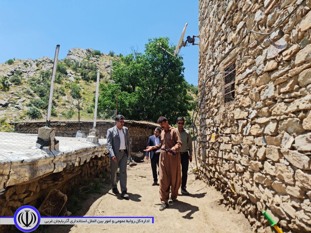 بازدید فرماندار میرآباد از روستای "بوبانه"